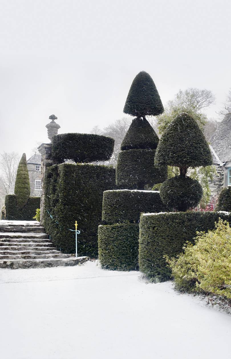 Plas Brondanw Garden In Snowdonia House Garden