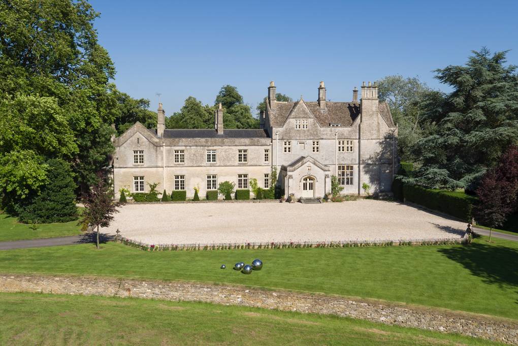 Houses for sale in the Cotswolds House & Garden