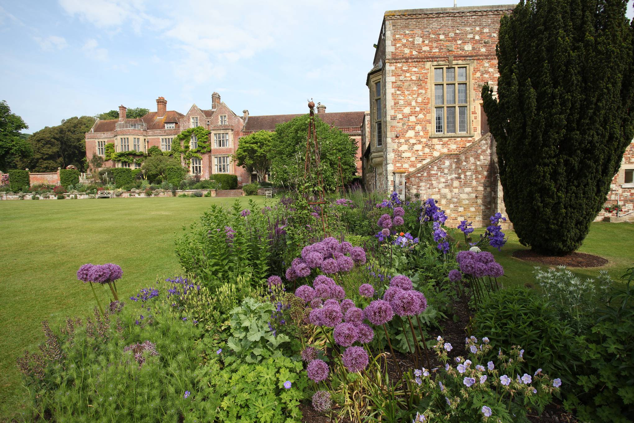 Glyndebourne gardens House & Garden
