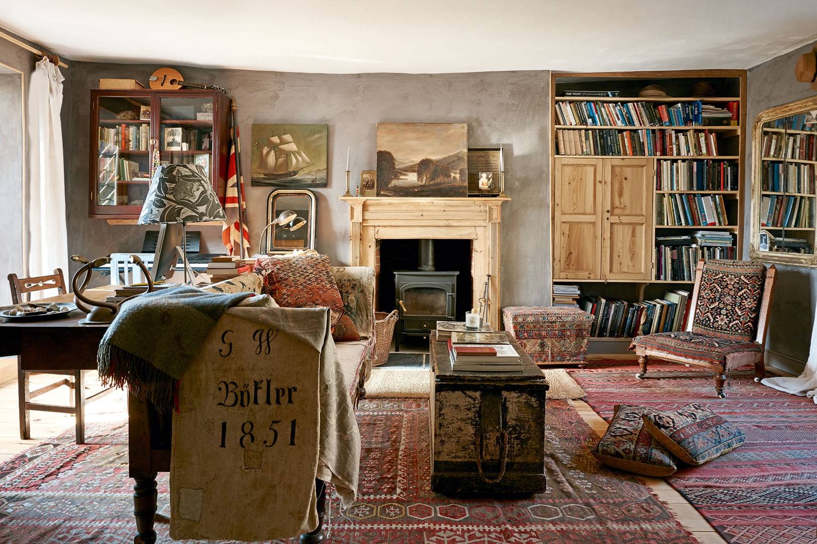 How To Pull Of Vintage Interior Design That Still Works Today
