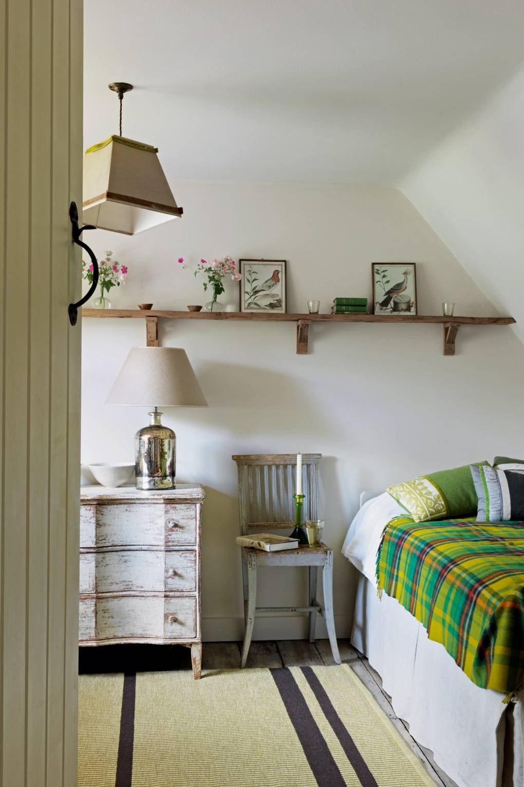 Small Cottage Bedroom - Small Space Ideas | House & Garden