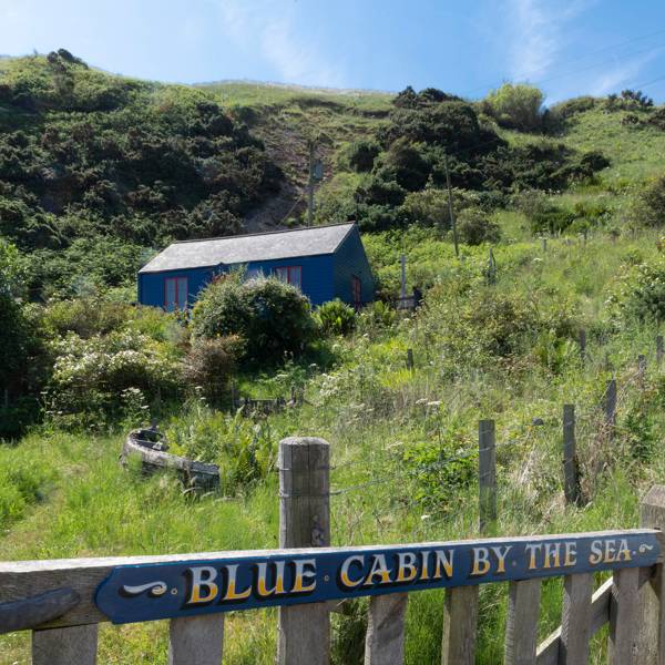Ben Tindall's Blue Cabin by the Sea House & Garden