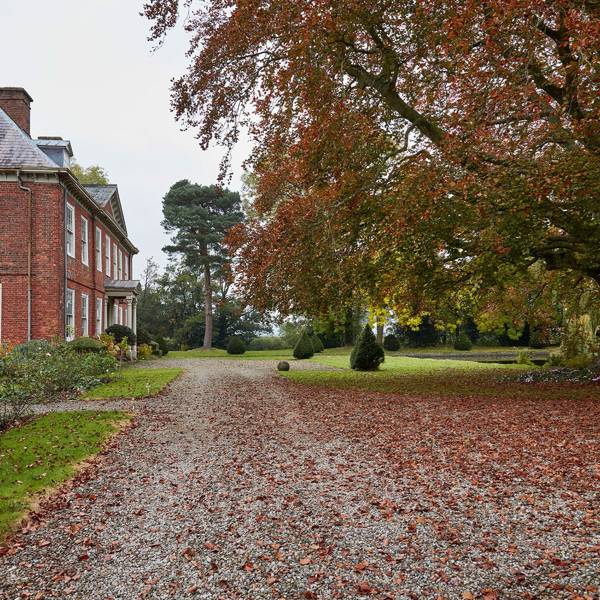 Edward Bulmer Queen Anne Country House House & Garden