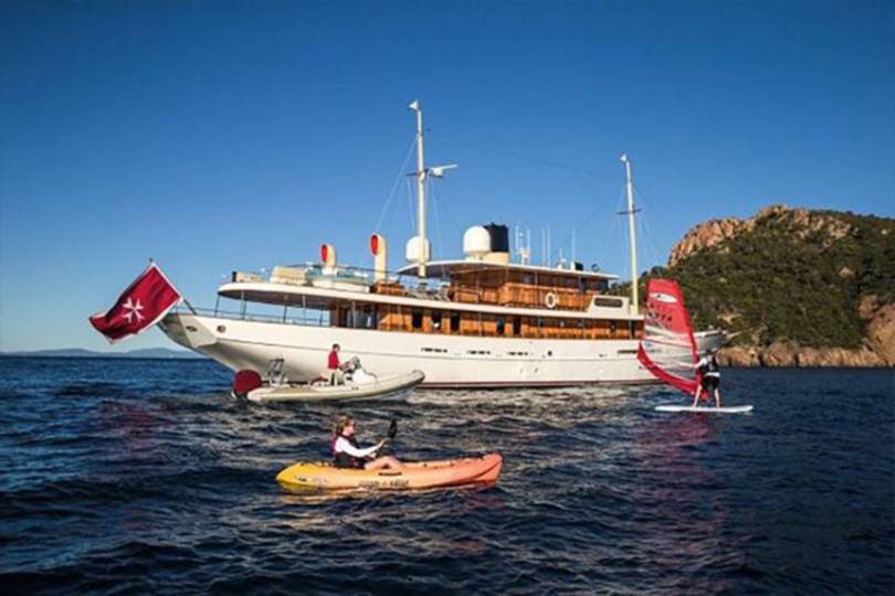 Amazing Jk Rowling Yacht Capture for Mobile Amazing Jk Rowling Yacht Capture for Mobile