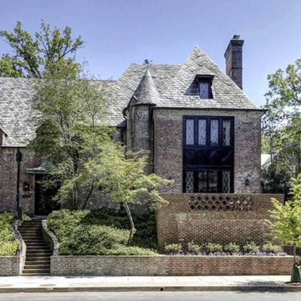 The Obama's house on Martha's Vineyeard House & Garden