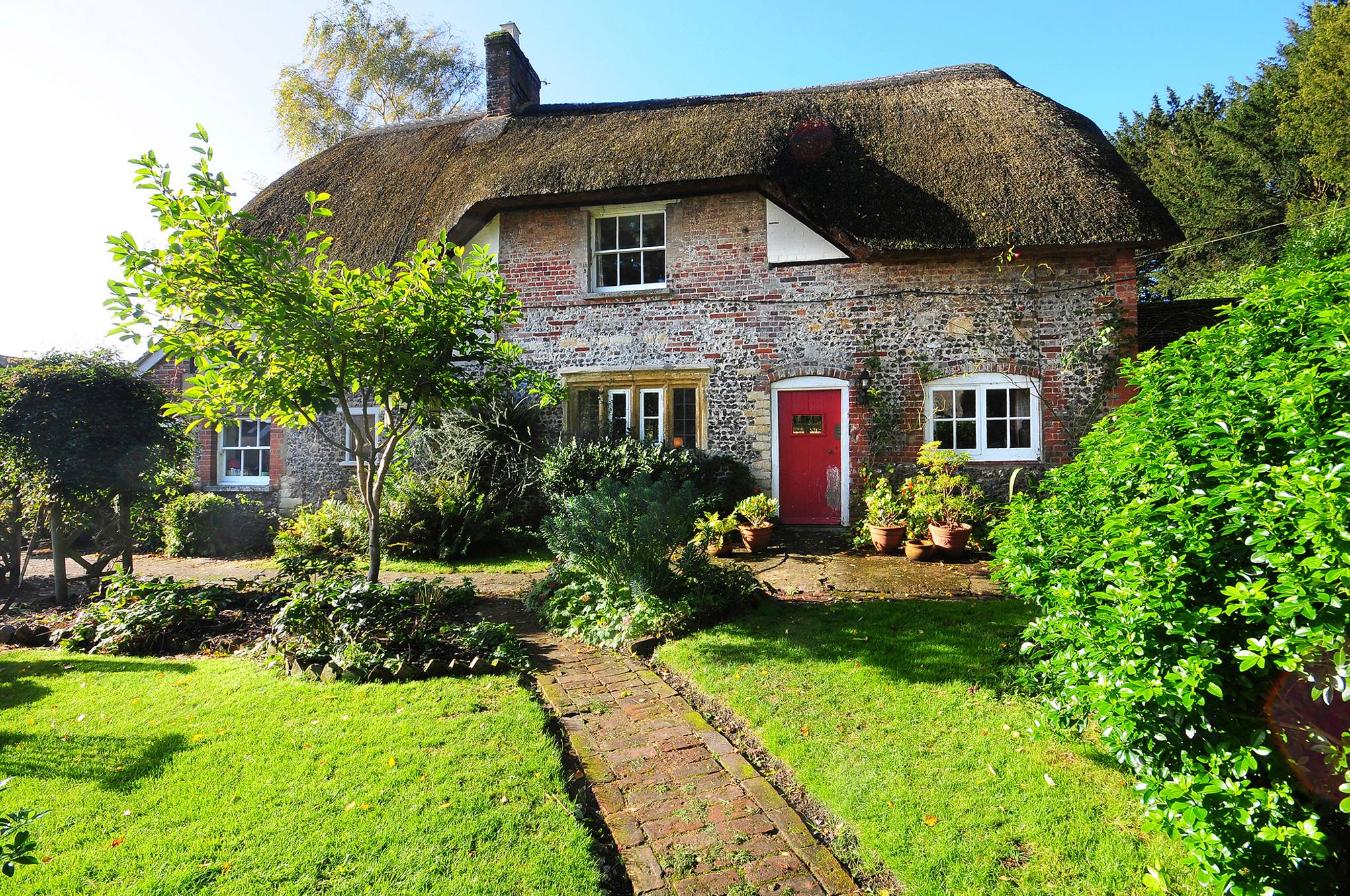 Holiday cottages to rent House & Garden