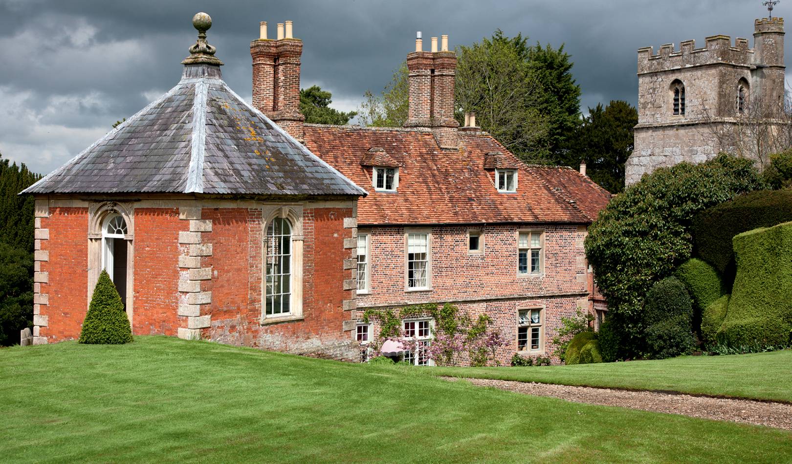 The Wiltshire Manor House Of Diane Nutting | House & Garden