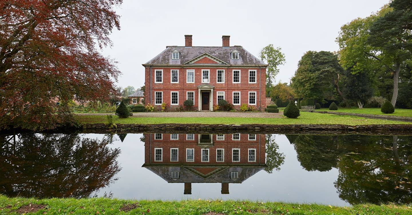Edward Bulmer Queen Anne Country House House & Garden