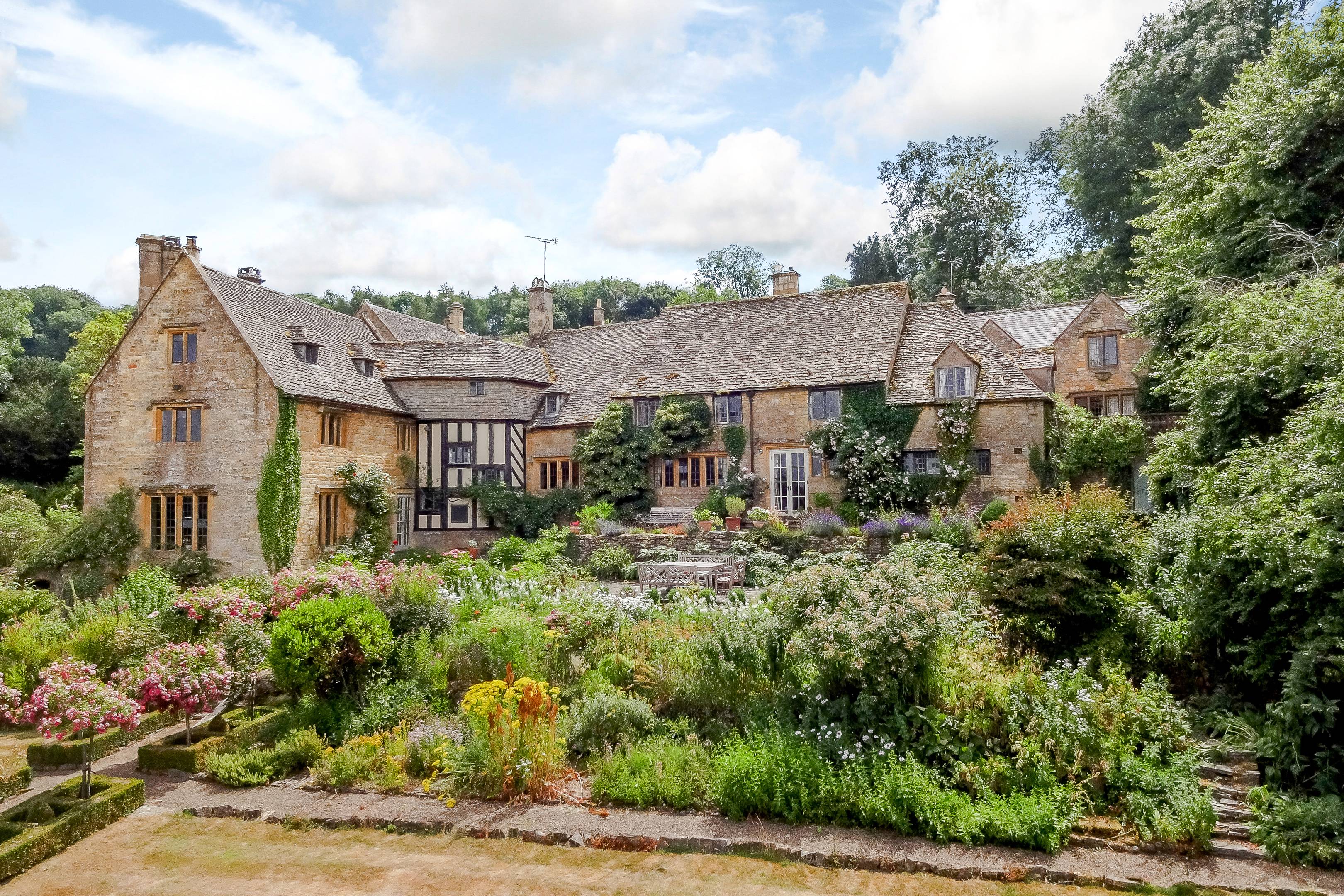 Houses For Sale In The Cotswolds House Garden