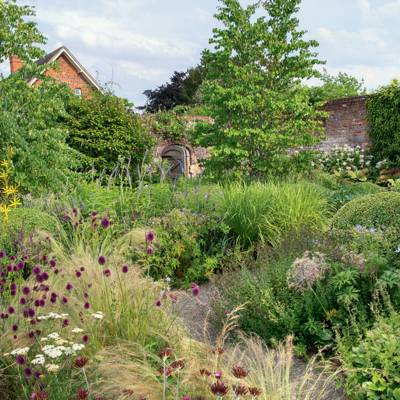 Tom Stuart-Smith's barn garden | House & Garden