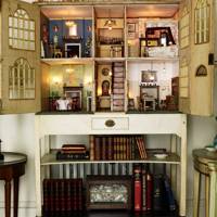 open front dolls house