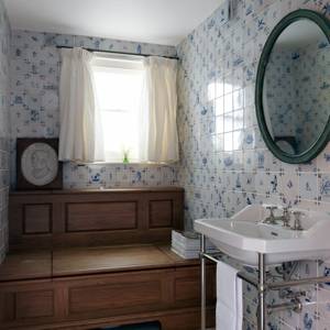 Delft tiles: their history and how to decorate with them | House & Garden