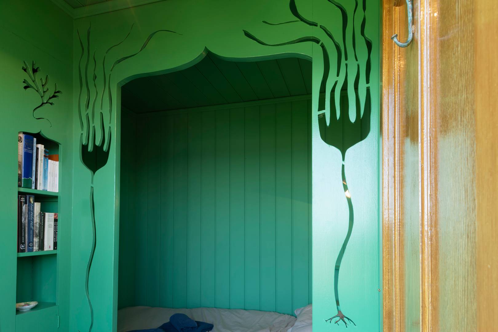 Ben Tindall's Blue Cabin by the Sea House & Garden