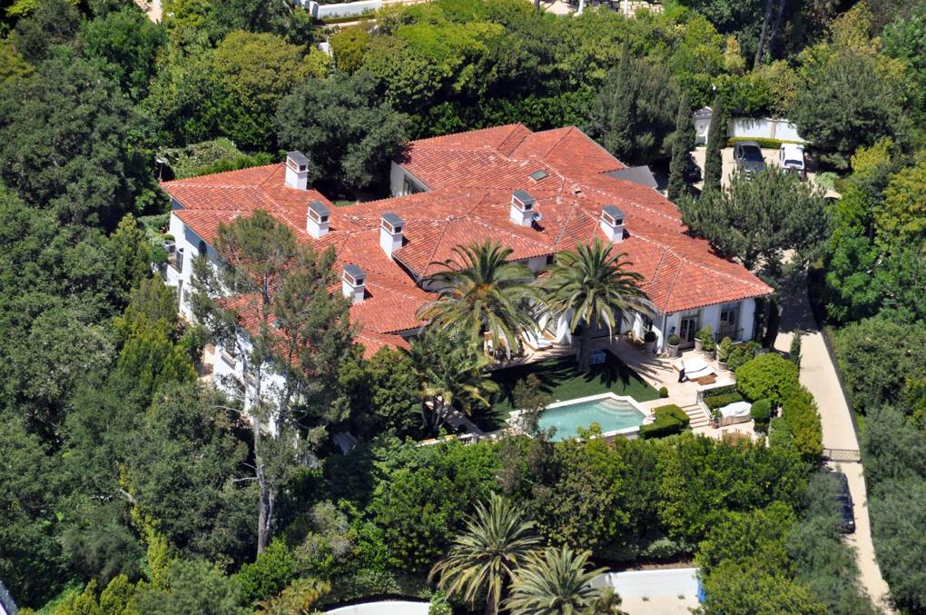 David And Victoria Beckham Just Secretly Sold Their Beverly Hills 