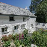 Holiday Cottages To Rent House Garden