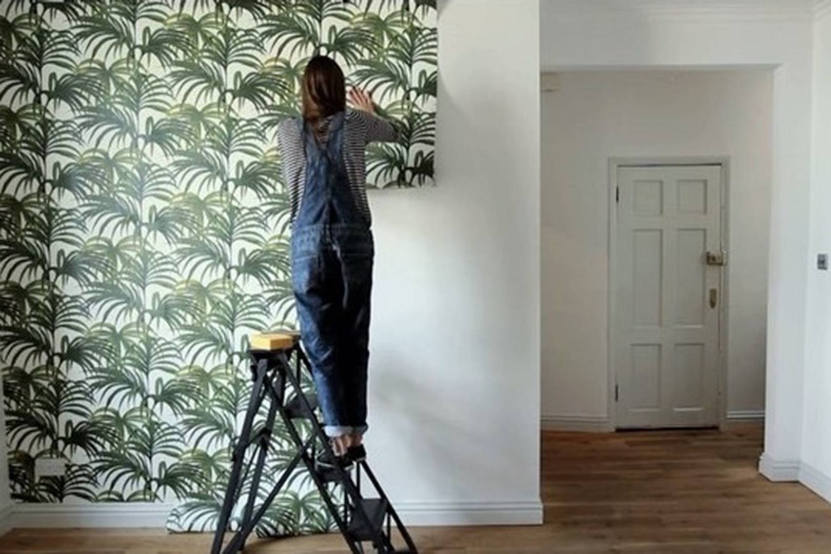 How To Hang Prepasted Wallpaper Horizontally