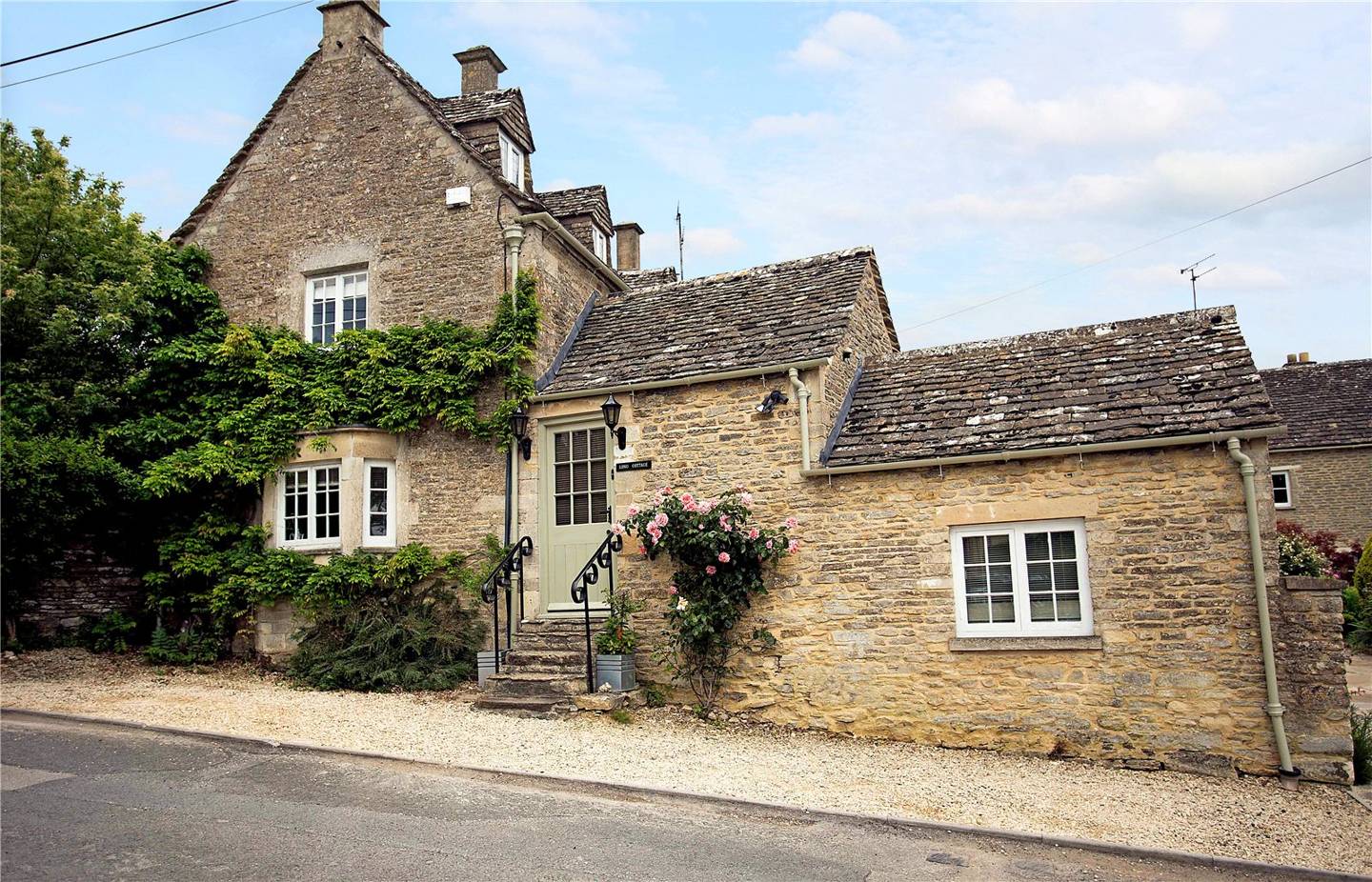 Houses for sale in the Cotswolds House & Garden