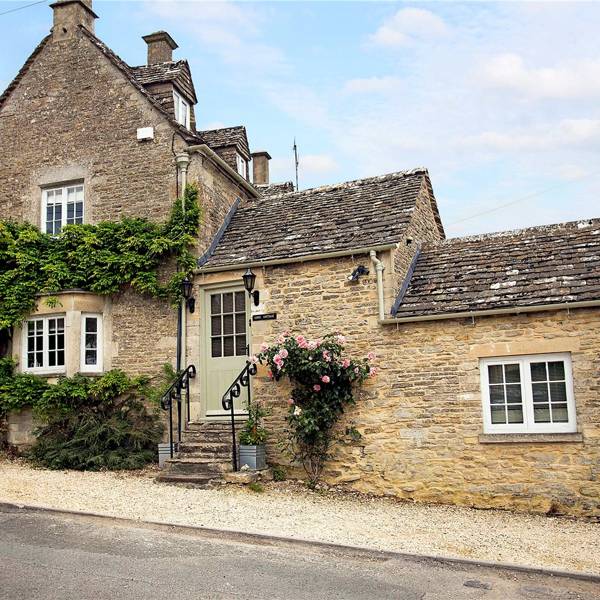 Houses for sale in the Cotswolds House & Garden