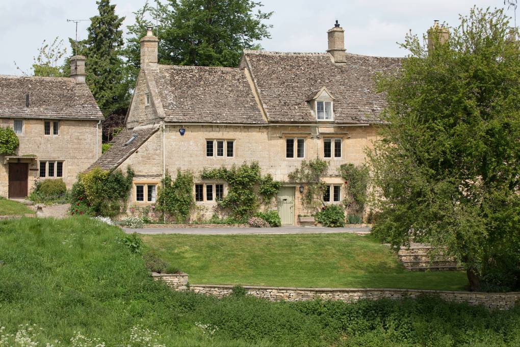 Houses for sale in the Cotswolds House & Garden