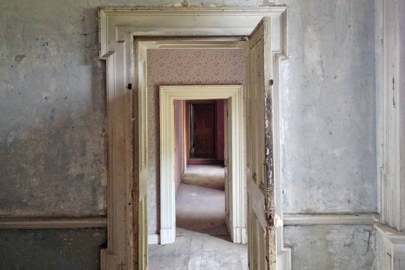 Decorating is NOT fun: the darker emotional & financial side of renovating - Vimarsana News
