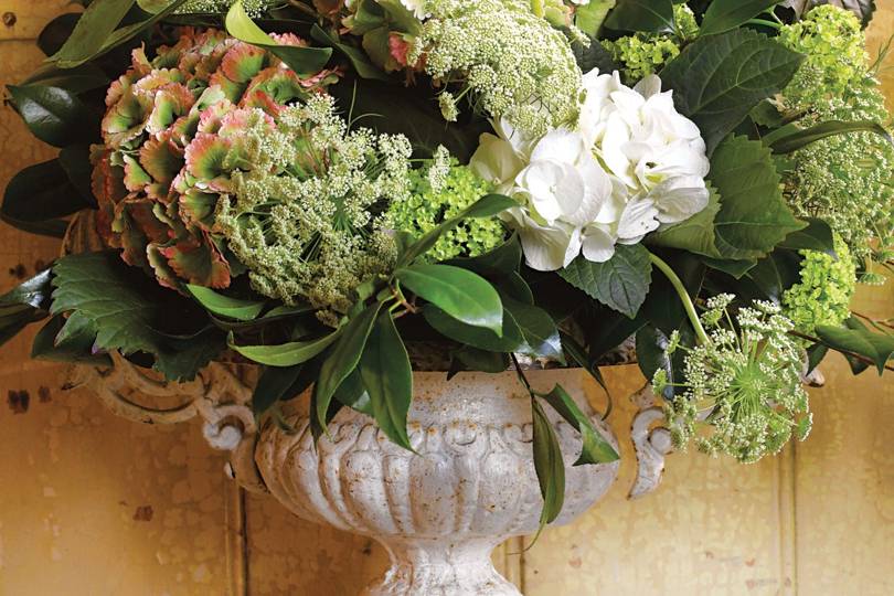 Flower arranging with chicken wire House & Garden