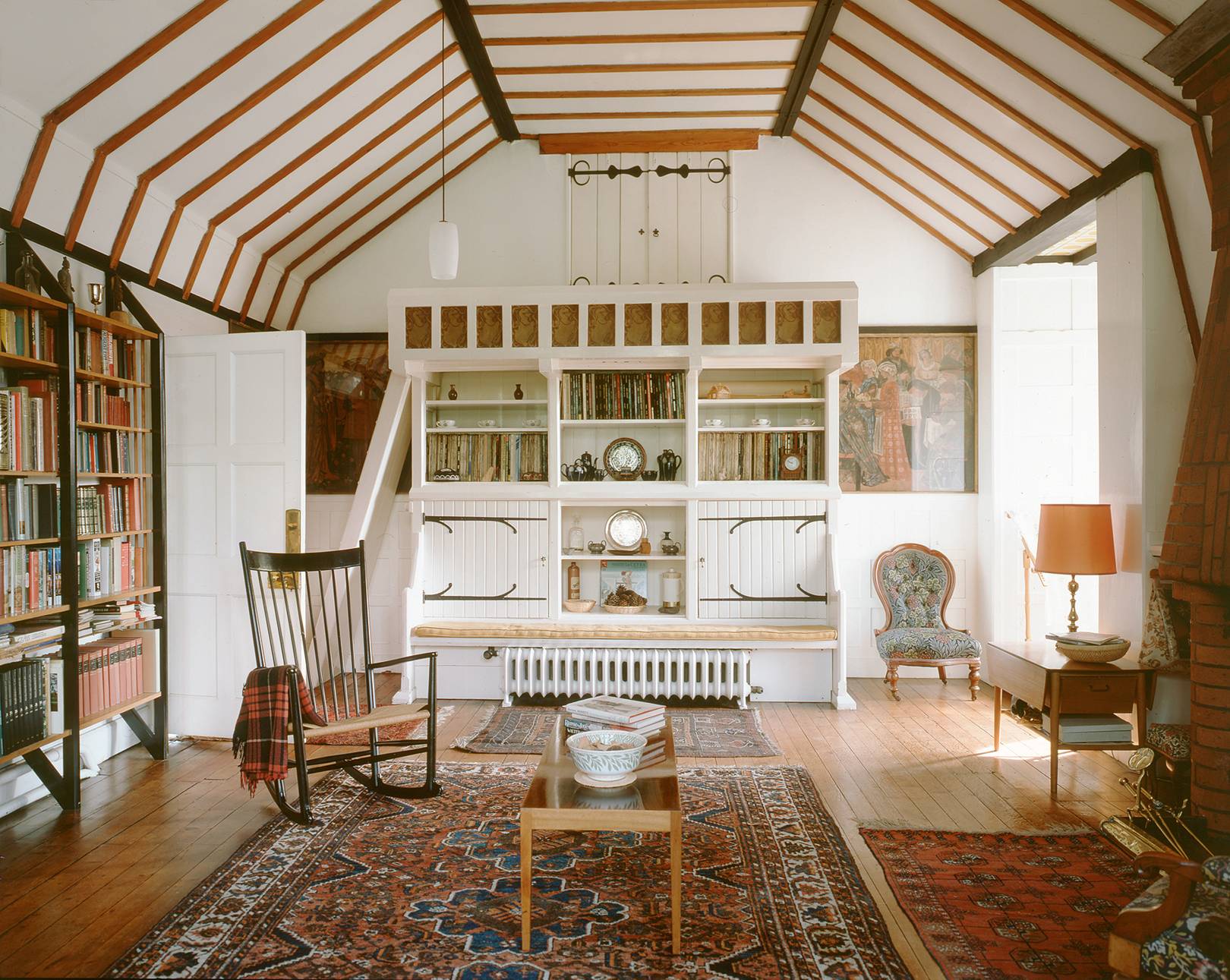 William Morris and the Arts and Crafts Home